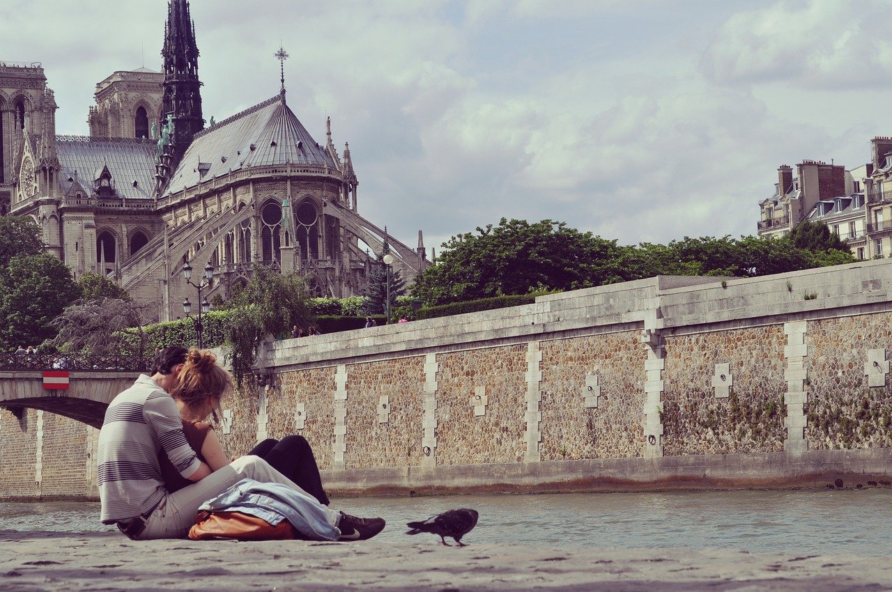 Paris Voyage Couple Notre Dame Ville Paris4me